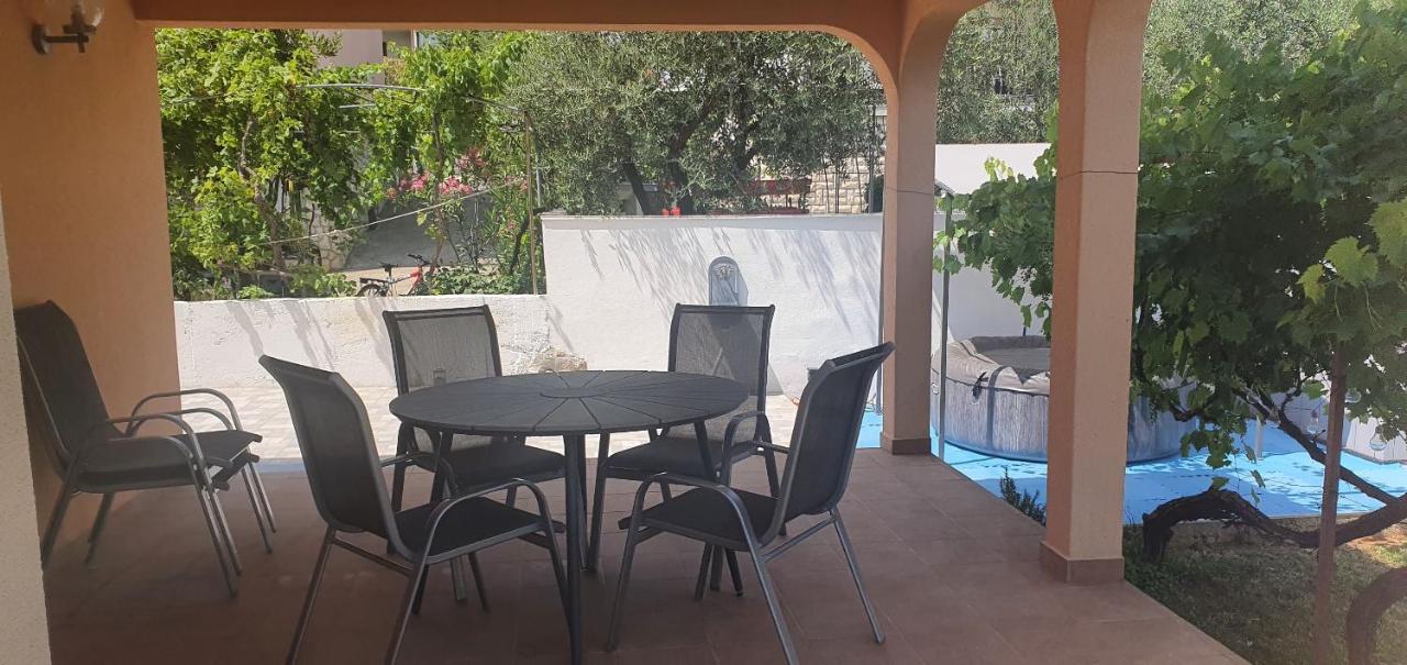 Appartamento Apartman Z12 Kornić Esterno foto