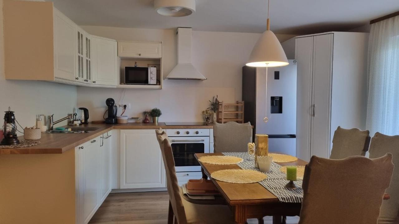 Appartamento Apartman Z12 Kornić Esterno foto